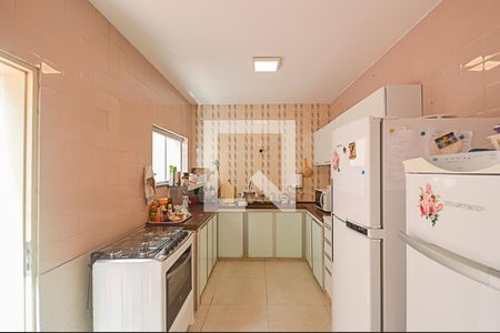 Casa à venda com 400m², 4 quartos e 3 vagas Casa à venda com 400m², 4 quartos e 3 vagasCozinha