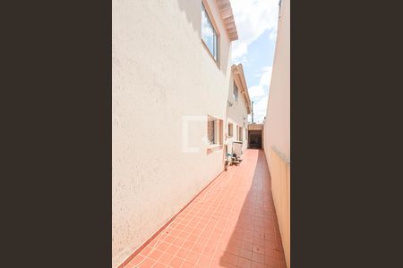 Casa à venda com 400m², 4 quartos e 3 vagas Casa à venda com 400m², 4 quartos e 3 vagasCorredor