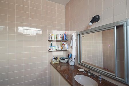 Casa à venda com 400m², 4 quartos e 3 vagas Casa à venda com 400m², 4 quartos e 3 vagasBanheiro da Suíte