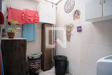 Casa de condomínio à venda com 68m², 2 quartos e 1 vaga Casa de condomínio à venda com 68m², 2 quartos e 1 vagaÁrea de Serviço