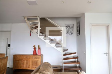 Escada de apartamento à venda com 2 quartos, 114m² em Chácara Inglesa, São Paulo