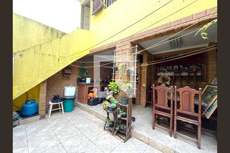 Casa à venda com 163m², 3 quartos e 2 vagas Casa à venda com 163m², 3 quartos e 2 vagasQuintal