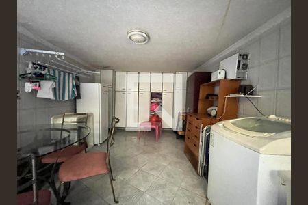 Casa à venda com 163m², 3 quartos e 2 vagas Casa à venda com 163m², 3 quartos e 2 vagasÁrea de Serviço