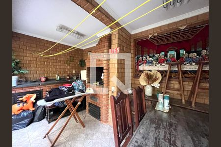 Casa à venda com 163m², 3 quartos e 2 vagas Casa à venda com 163m², 3 quartos e 2 vagasChurrasqueira