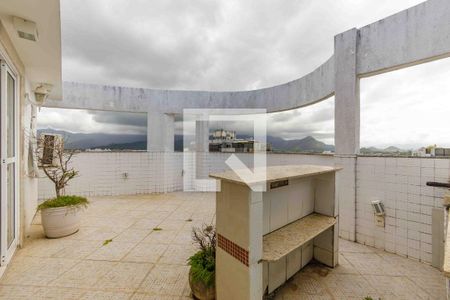 Apartamento à venda com 133m², 2 quartos e 3 vagas Apartamento à venda com 133m², 2 quartos e 3 vagasCobertura