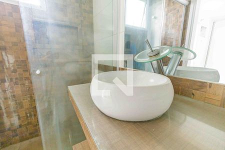 Apartamento à venda com 133m², 2 quartos e 3 vagas Apartamento à venda com 133m², 2 quartos e 3 vagasBanheiro da Suíte