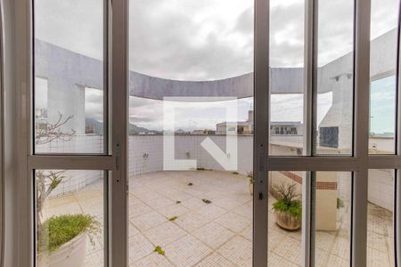 Apartamento à venda com 133m², 2 quartos e 3 vagas Apartamento à venda com 133m², 2 quartos e 3 vagasSala - Cobertura