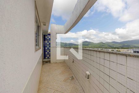 Apartamento à venda com 133m², 2 quartos e 3 vagas Apartamento à venda com 133m², 2 quartos e 3 vagasCobertura