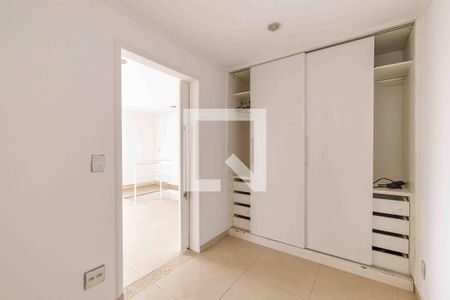 Apartamento à venda com 133m², 2 quartos e 3 vagas Apartamento à venda com 133m², 2 quartos e 3 vagasCobertura - Armário