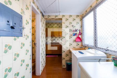 Apartamento à venda com 123m², 3 quartos e 2 vagas Apartamento à venda com 123m², 3 quartos e 2 vagasÁrea de Serviço