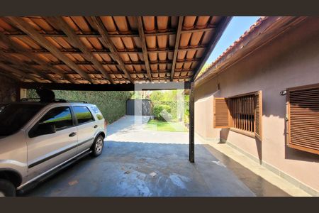 Casa à venda com 285m², 4 quartos e 4 vagas Casa à venda com 285m², 4 quartos e 4 vagasÁrea externa