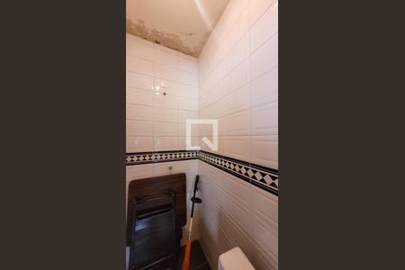 Casa à venda com 285m², 4 quartos e 4 vagas Casa à venda com 285m², 4 quartos e 4 vagasBanheiro Externo