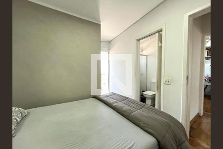 Casa à venda com 300m², 5 quartos e 3 vagas Casa à venda com 300m², 5 quartos e 3 vagasSuite
