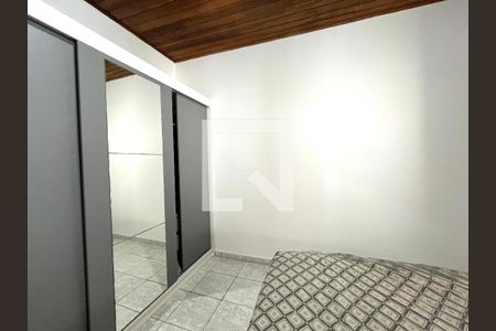 Casa à venda com 300m², 5 quartos e 3 vagas Casa à venda com 300m², 5 quartos e 3 vagasSuite Edícula