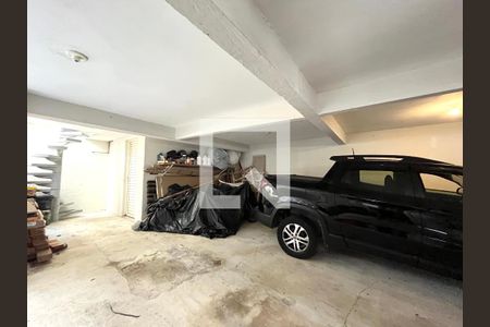 Casa à venda com 300m², 5 quartos e 3 vagas Casa à venda com 300m², 5 quartos e 3 vagasGaragem