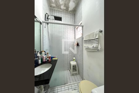 Casa à venda com 300m², 5 quartos e 3 vagas Casa à venda com 300m², 5 quartos e 3 vagasBanheiro Corredor