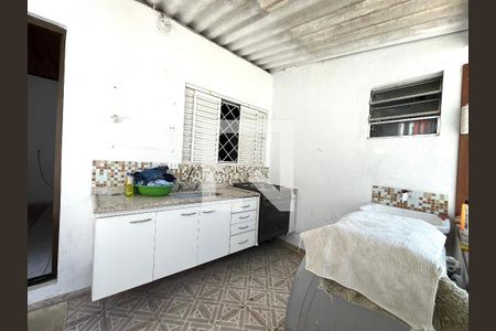 Casa à venda com 300m², 5 quartos e 3 vagas Casa à venda com 300m², 5 quartos e 3 vagasÁrea externa