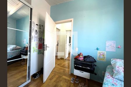 Casa à venda com 300m², 5 quartos e 3 vagas Casa à venda com 300m², 5 quartos e 3 vagasQuarto 2
