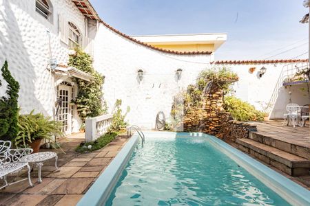Casa à venda com 250m², 4 quartos e 4 vagas Casa à venda com 250m², 4 quartos e 4 vagasÁrea comum