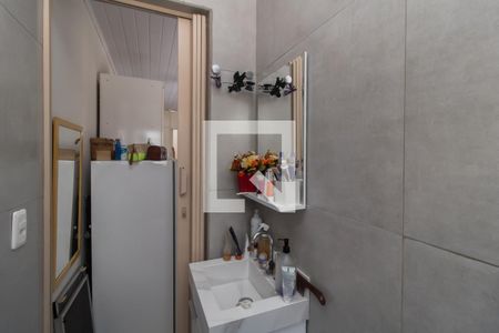 Casa à venda com 200m², 3 quartos e 2 vagas Casa à venda com 200m², 3 quartos e 2 vagasBanheiro 2