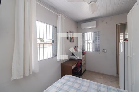 Casa à venda com 200m², 3 quartos e 2 vagas Casa à venda com 200m², 3 quartos e 2 vagasQuarto 2