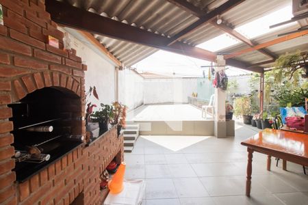 Casa à venda com 200m², 3 quartos e 2 vagas Casa à venda com 200m², 3 quartos e 2 vagasChurrasqueira