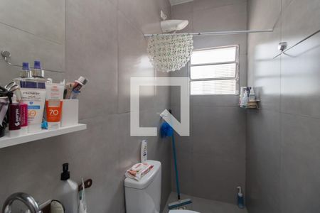 Casa à venda com 200m², 3 quartos e 2 vagas Casa à venda com 200m², 3 quartos e 2 vagasBanheiro 2