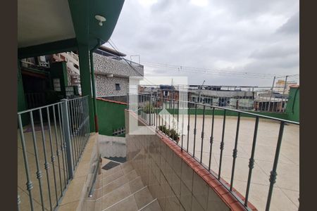 Casa à venda com 200m², 3 quartos e 4 vagasEscada