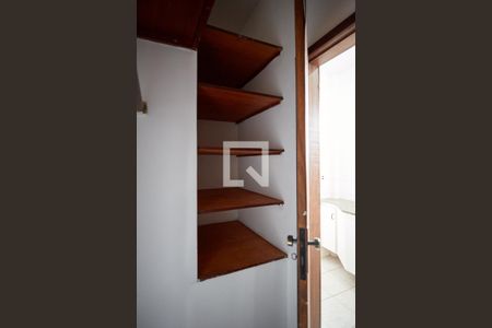 Apartamento à venda com 170m², 3 quartos e 2 vagas Apartamento à venda com 170m², 3 quartos e 2 vagasDespensa