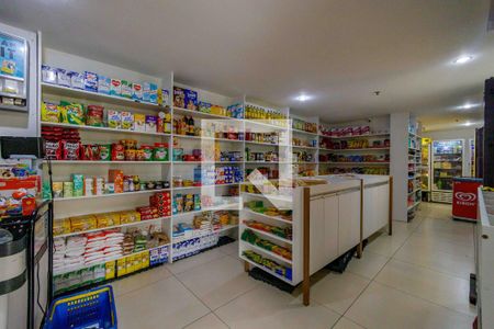 Apartamento à venda com 75m², 2 quartos e 1 vaga Apartamento à venda com 75m², 2 quartos e 1 vagaÁrea Comum Mercado