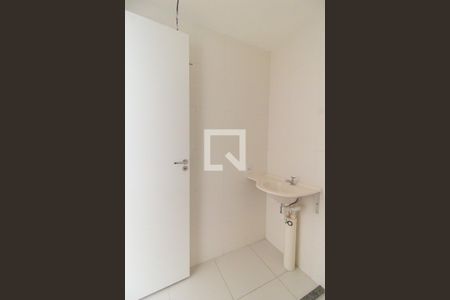 Banheiro de kitnet/studio para alugar com 1 quarto, 26m² em Jardim Helena, São Paulo