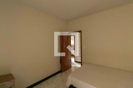 Casa à venda com 350m², 5 quartos e 3 vagas Casa à venda com 350m², 5 quartos e 3 vagasQuarto 5