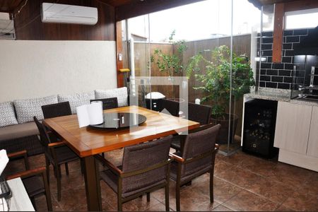 Casa de condomínio à venda com 147m², 3 quartos e 2 vagas Casa de condomínio à venda com 147m², 3 quartos e 2 vagasDetalhe - Espaço Gourmet