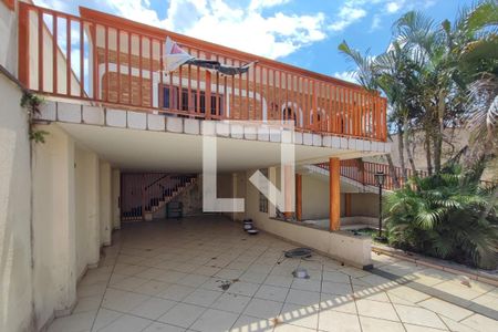 Casa à venda com 320m², 4 quartos e 4 vagasQuintal - Garagem