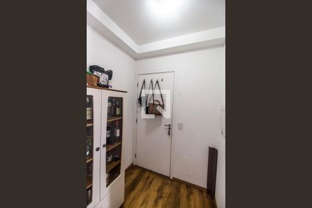 Entrada de apartamento para alugar com 3 quartos, 74m² em Jardim Tupanci, Barueri
