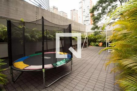 Apartamento à venda com 132m², 3 quartos e 3 vagas Apartamento à venda com 132m², 3 quartos e 3 vagasÁrea comum - Playground