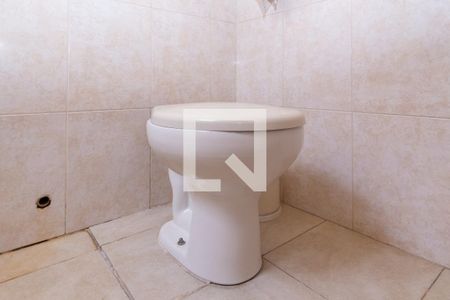 Casa de condomínio à venda com 121m², 2 quartos e 2 vagasBanheiro da Suíte 1