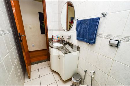 Apartamento à venda com 196m², 3 quartos e 2 vagasBanheiro social