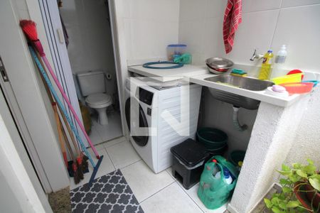 Casa de condomínio à venda com 107m², 3 quartos e 1 vagaÁrea de Serviço