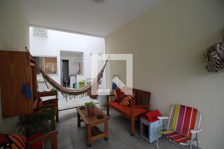 Casa de condomínio à venda com 107m², 3 quartos e 1 vagaGaragem