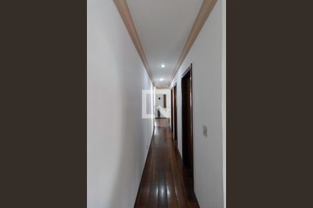 Casa à venda com 400m², 4 quartos e 4 vagas Casa à venda com 400m², 4 quartos e 4 vagasCorredor