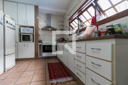 Casa à venda com 400m², 4 quartos e 4 vagas Casa à venda com 400m², 4 quartos e 4 vagasCozinha