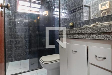 Casa à venda com 400m², 4 quartos e 4 vagas Casa à venda com 400m², 4 quartos e 4 vagasBanheiro social 2