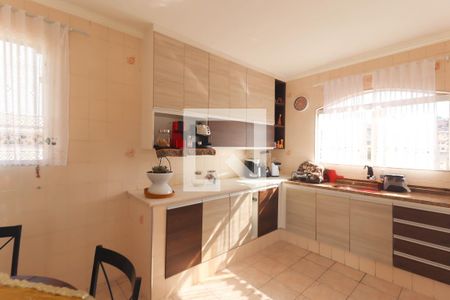 Casa à venda com 95m², 3 quartos e 3 vagas Casa à venda com 95m², 3 quartos e 3 vagasCozinha e Área de Serviço