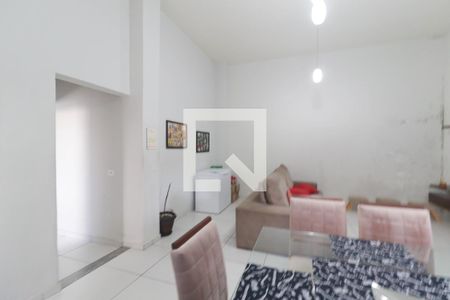 Casa à venda com 95m², 3 quartos e 3 vagas Casa à venda com 95m², 3 quartos e 3 vagasCasa 2