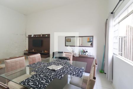 Casa à venda com 95m², 3 quartos e 3 vagas Casa à venda com 95m², 3 quartos e 3 vagasCasa 2