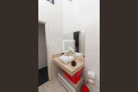 Casa à venda com 95m², 3 quartos e 3 vagas Casa à venda com 95m², 3 quartos e 3 vagasBanheiro 2