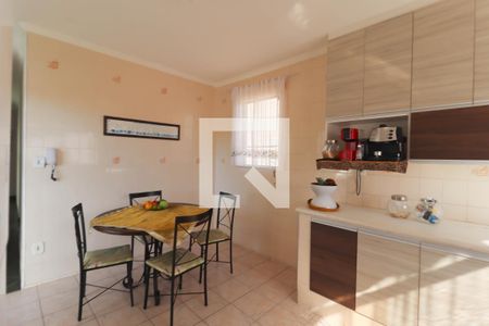 Casa à venda com 95m², 3 quartos e 3 vagas Casa à venda com 95m², 3 quartos e 3 vagasCozinha e Área de Serviço