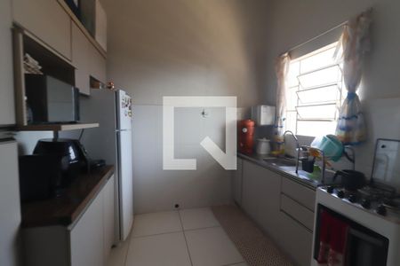 Casa à venda com 95m², 3 quartos e 3 vagas Casa à venda com 95m², 3 quartos e 3 vagasCasa 2