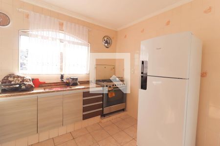 Casa à venda com 95m², 3 quartos e 3 vagas Casa à venda com 95m², 3 quartos e 3 vagasCozinha e Área de Serviço